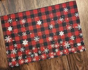 Buffalo Plaid Snowflakes (17"x11")